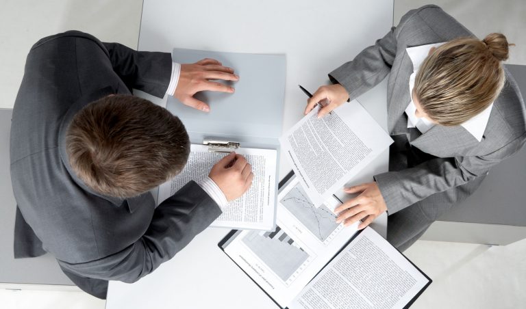 Как нанять стороннего юриста в собственный бизнес?