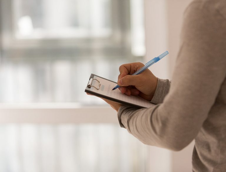 Как правильно принимать квартиру или нежилое помещение у застройщика? Советы юриста в сфере долевого строительства