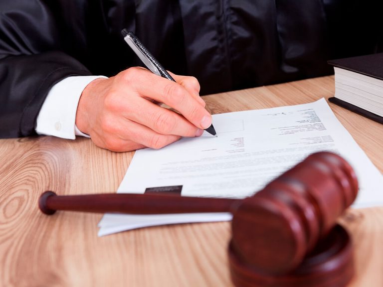 Как взыскать долг в арбитраже быстро? Двитекс