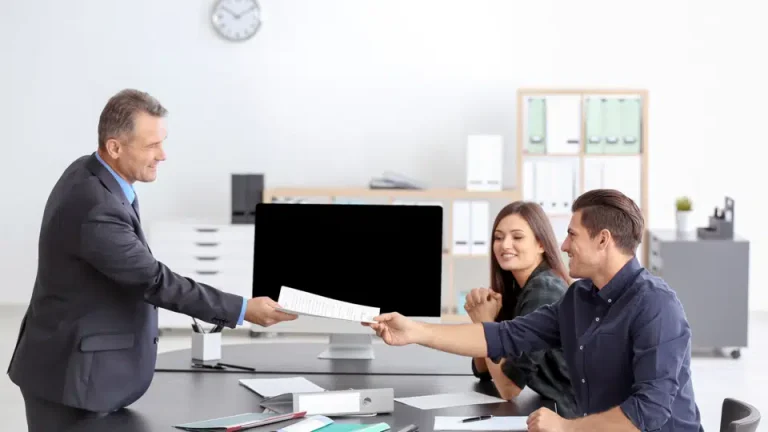 Какие сделки с недвижимостью нужно удостоверять у нотариуса?